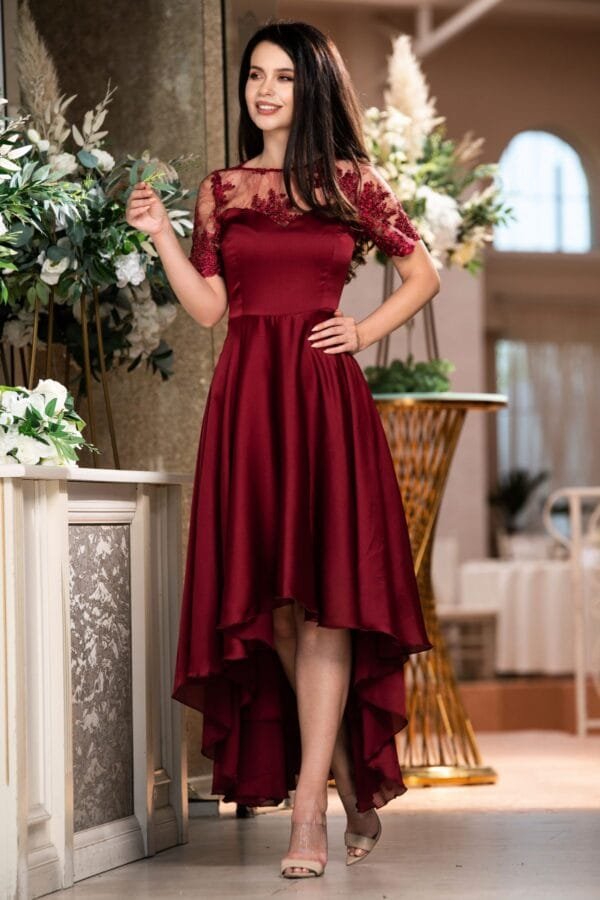 Rochie de ocazie bordo asimetrica cu broderie pretioasa