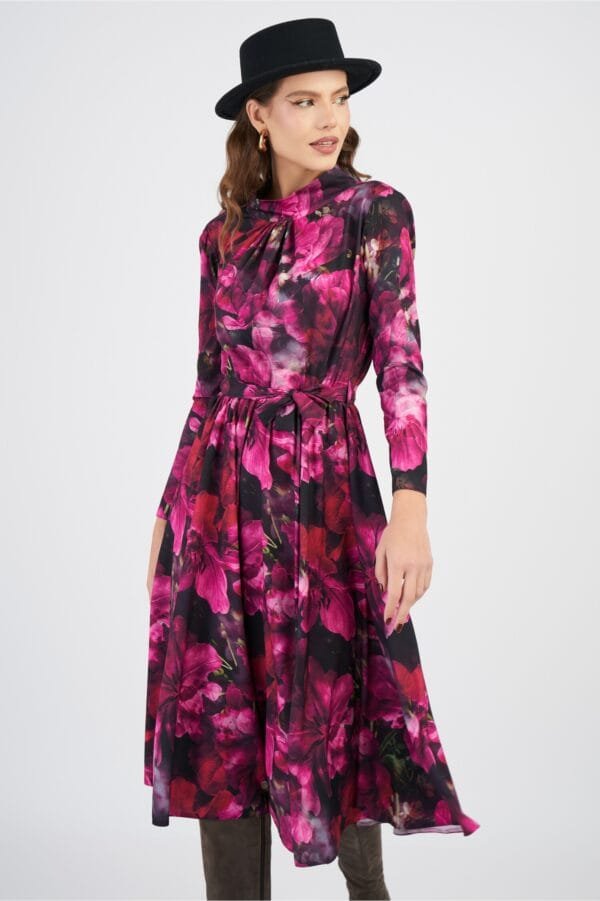 Rochie DY Fashion magenta cu imprimeuri florale si cordon