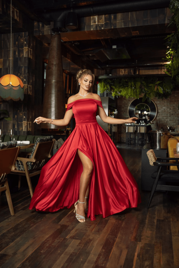 Rochie Lia Rosu