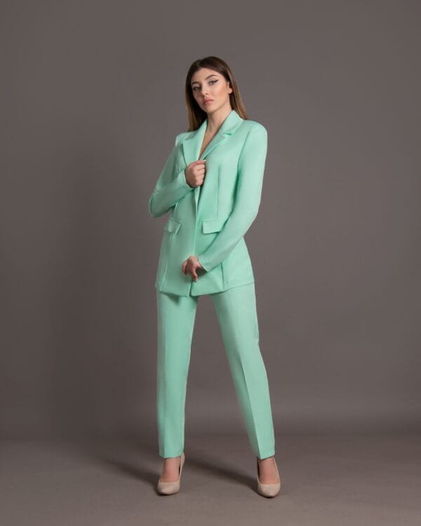 Costum Amira
