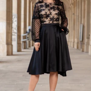 Rochie eleganta midi in clos Paulina cu broderie neagra