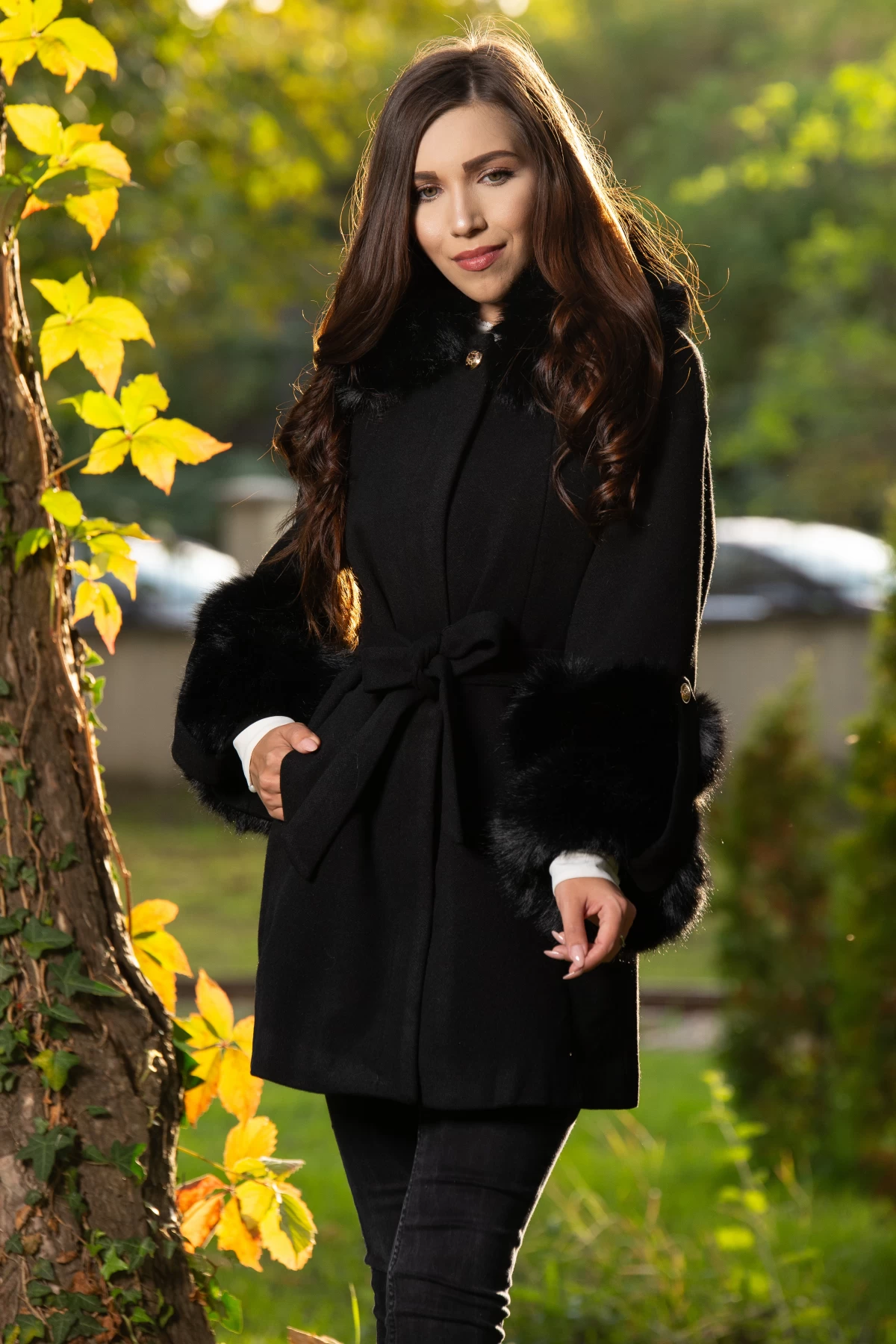 Palton din stofa negru elegant cu insertii din blana ecologica 1 Palton din stofa negru elegant cu insertii din blana ecologica