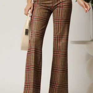 Pantaloni DY Fashion office evazati din stofa catifelata maro cu carouri bordo si accesoriu in talie