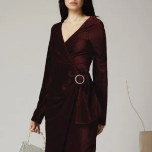 Rochie eleganta din catifea burgundy cu insertii din fir lurex si catarama in talie