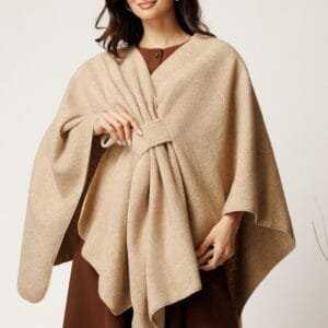 Capa lejera bej din bucle cu inchidere petrecuta