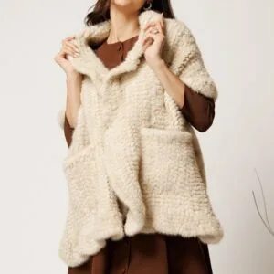 Capa scurta ivory din blana