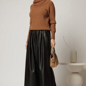 Pantaloni casual din piele ecologica negri evazati